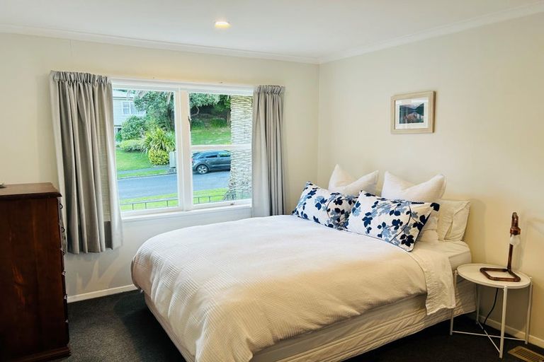 Photo of property in 4 Saint Johns Terrace, Tawa, Wellington, 5028