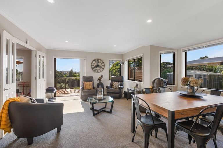 Photo of property in 22 Truby King Street, Merrilands, New Plymouth, 4312