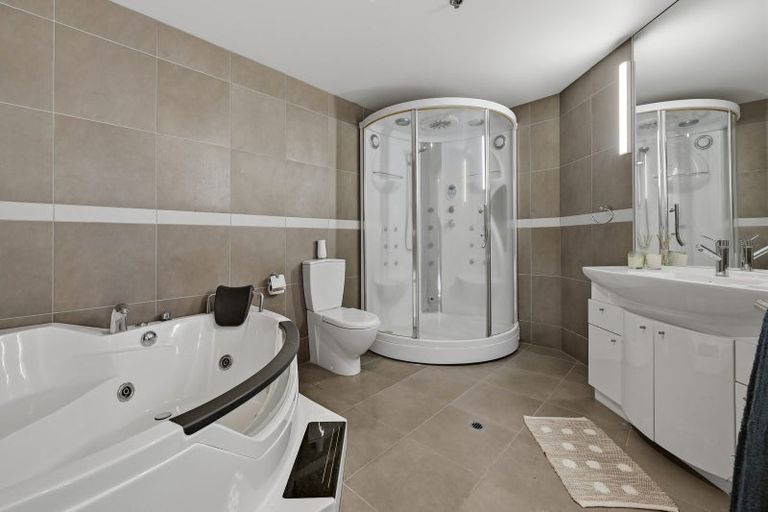 Photo of property in 1/6d Durham Street, Tauranga, 3110
