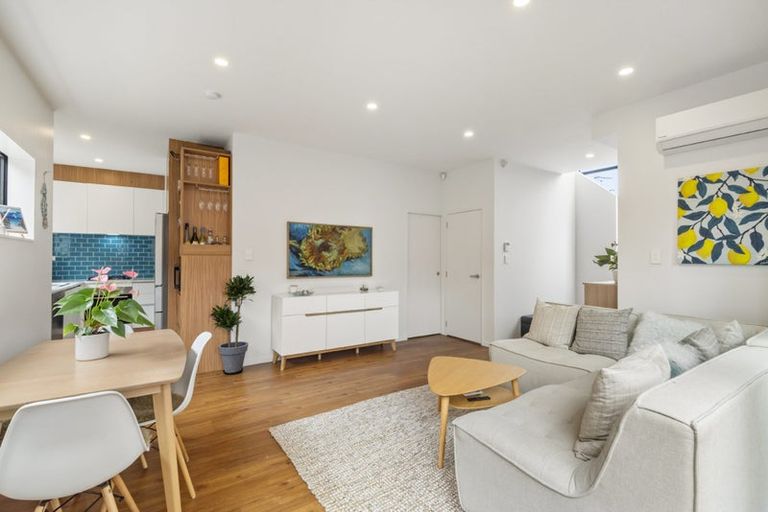 Photo of property in 132a Stapleford Crescent, Browns Bay, Auckland, 0630