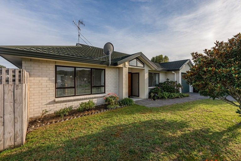 Photo of property in 39a Raumati Road, Raumati Beach, Paraparaumu, 5032