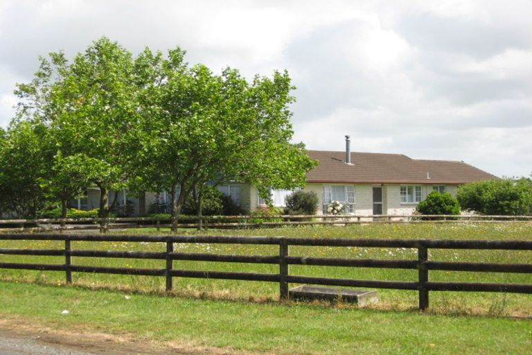 Photo of property in 70 Ponga Road, Opaheke, Papakura, 2584