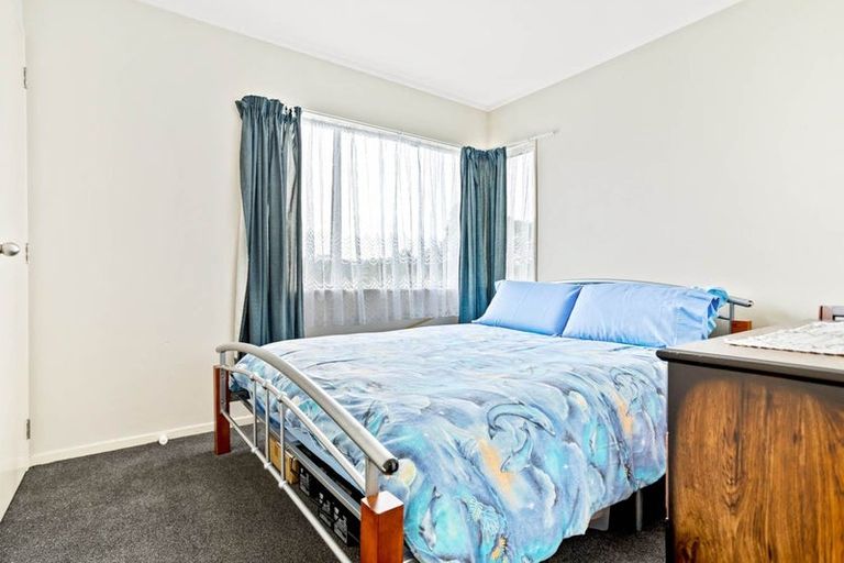 Photo of property in 2/25 Anne Mclean Drive, Bayview, Auckland, 0629