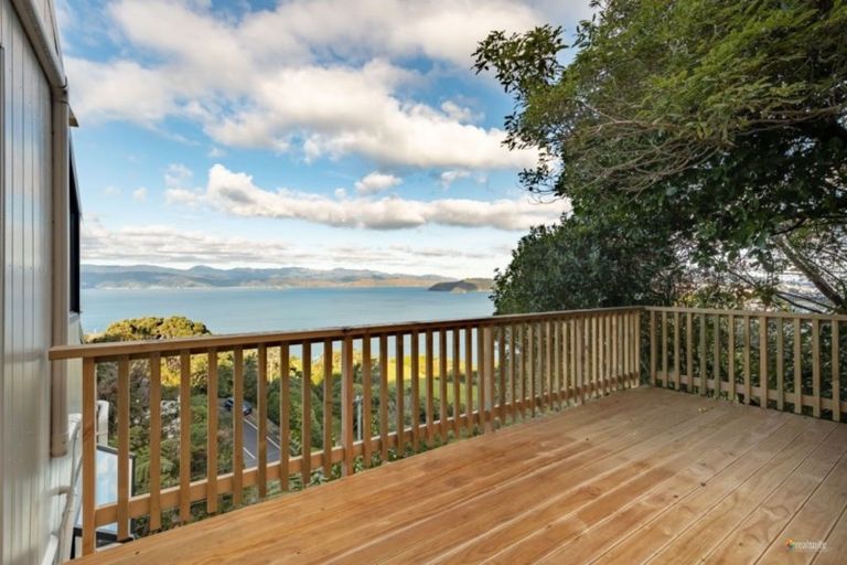 Photo of property in 33 Homebush Road, Khandallah, Wellington, 6035