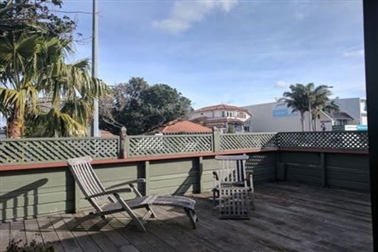 Photo of property in 2/1 Frieston Road, Milford, Auckland, 0620