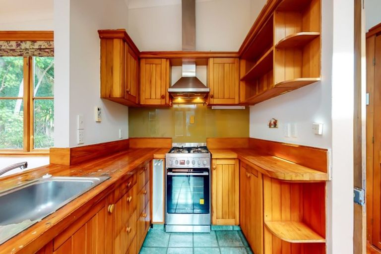 Photo of property in 145 Glenmore Street, Kelburn, Wellington, 6012