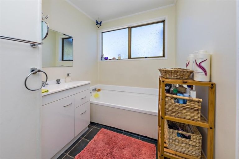 Photo of property in 25 Balloch Street, Randwick Park, Auckland, 2105