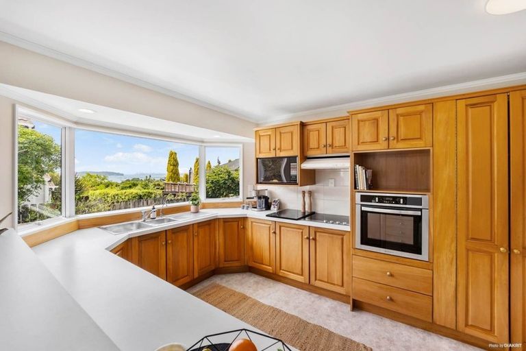 Photo of property in 9 Javelin Place, West Harbour, Auckland, 0618