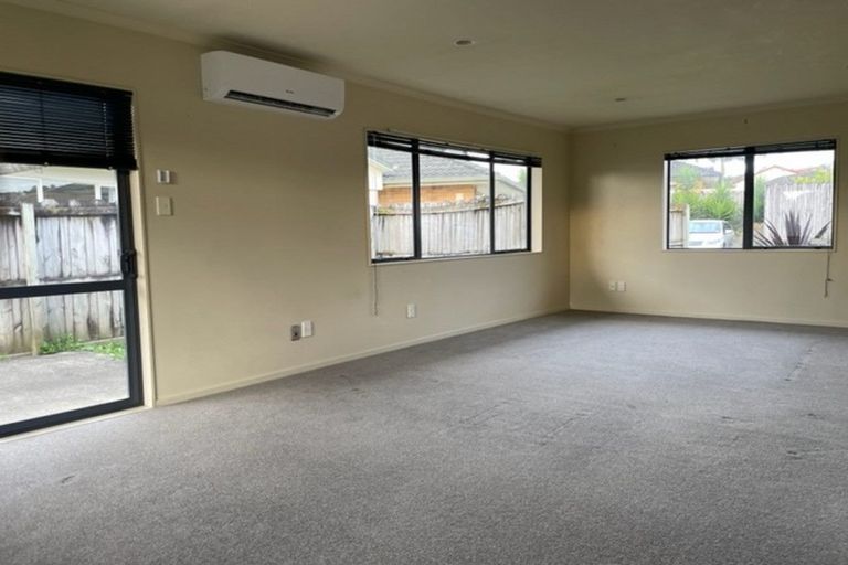 Photo of property in 26 Carisbrook Crescent, Papakura, 2110