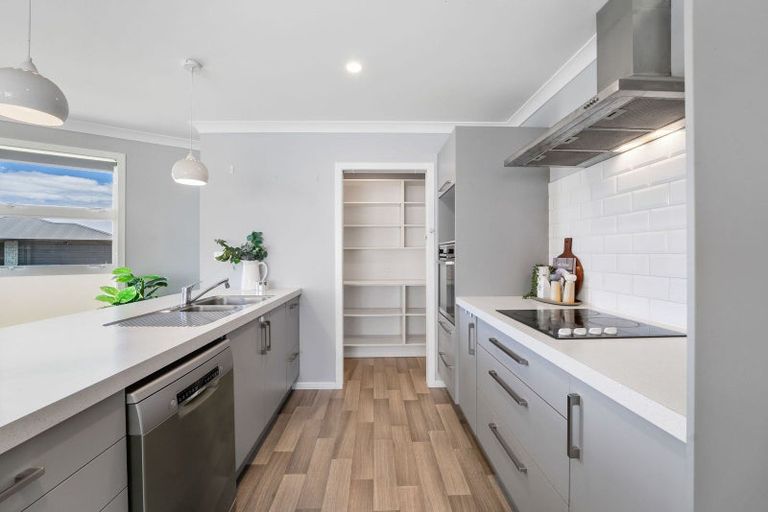 Photo of property in 11 Te Kio Crescent, Papamoa Beach, Papamoa, 3118