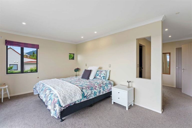 Photo of property in 37 Huia Street, Waikanae, 5036