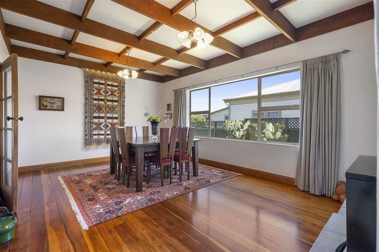 Photo of property in 32 Victoria Avenue, Dannevirke, 4930