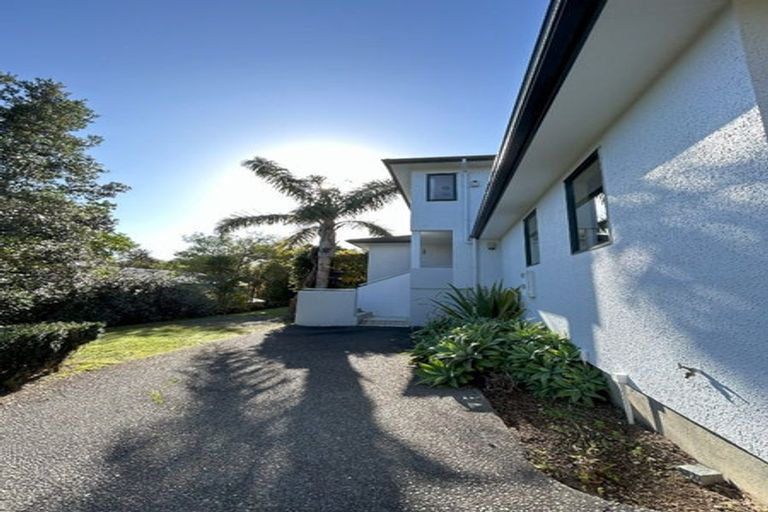 Photo of property in 12b Kimberly Grove, Greenhithe, Auckland, 0632