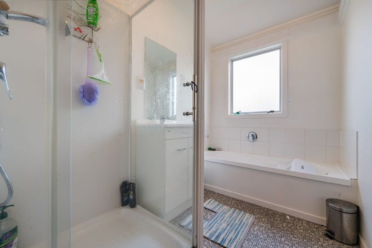 Photo of property in 1/255 Swanson Road, Henderson, Auckland, 0610