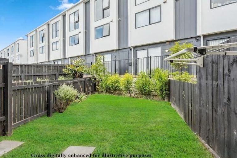 Photo of property in 22 Tima Lane, Mangere Bridge, Auckland, 2022
