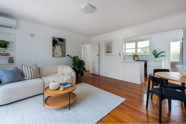 Photo of property in 3/449 Beach Road, Mairangi Bay, Auckland, 0630