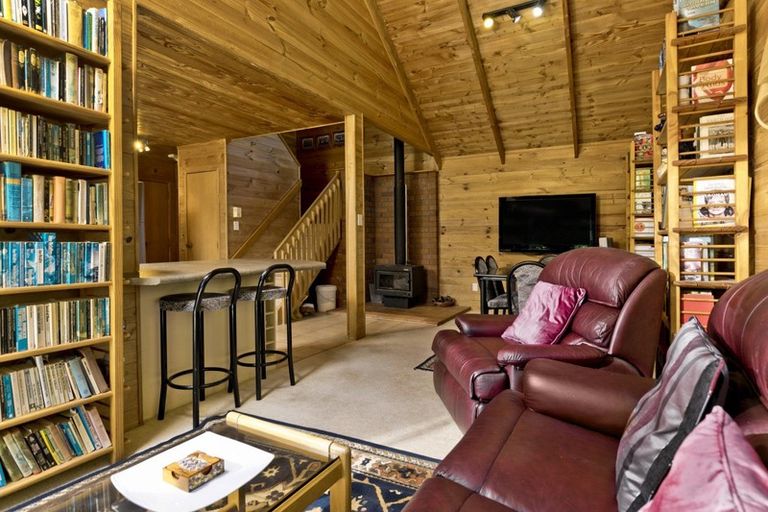 Photo of property in 1347 Old North Road, Helensville, 0875