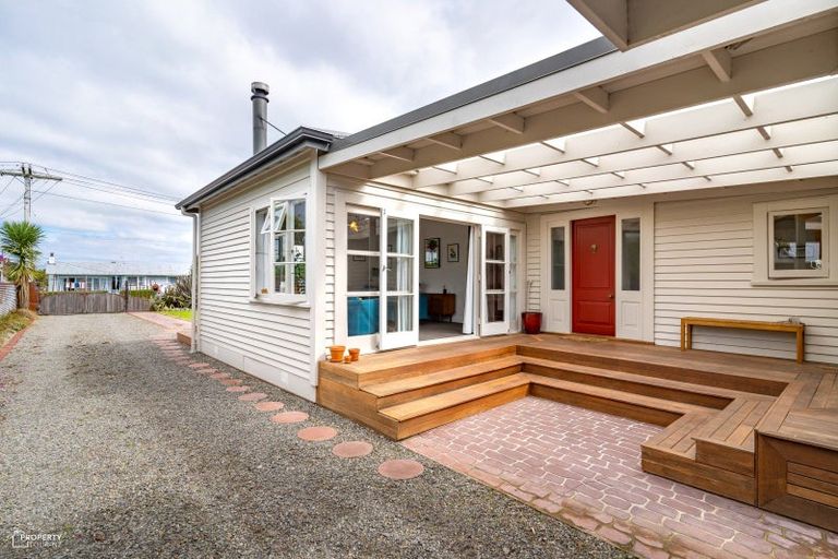 Photo of property in 65 Brandon Street, Featherston, 5710