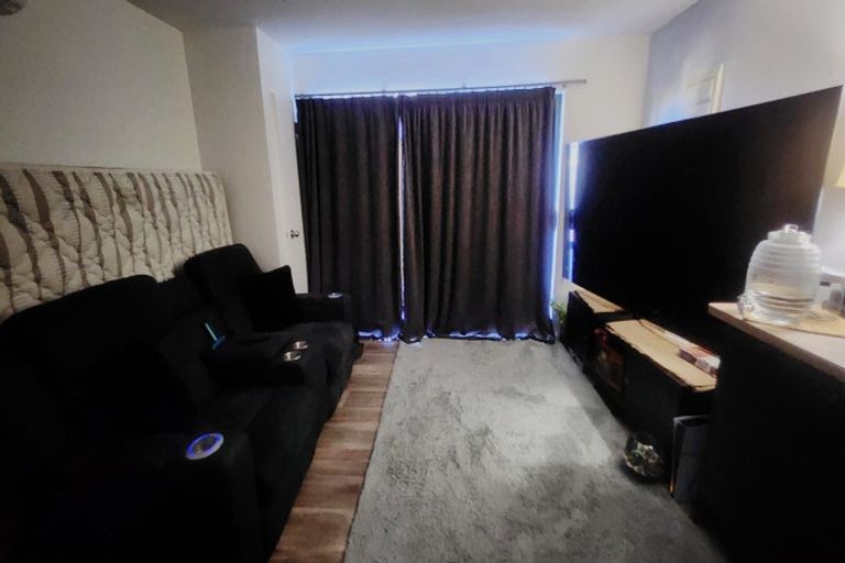 Photo of property in 28 Langana Avenue, Browns Bay, Auckland, 0630