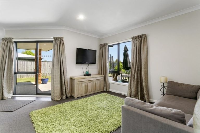 Photo of property in 8 Brompton Close, Richmond Heights, Taupo, 3330