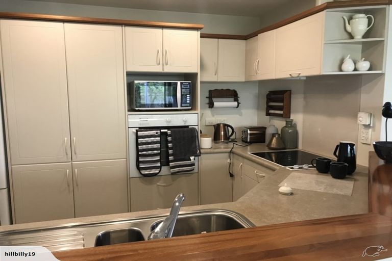 Photo of property in 6 Saint Hill Lane, Havelock North, 4130