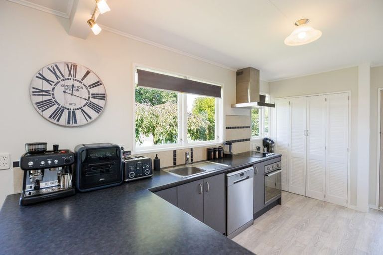 Photo of property in 14 Motuoapa Place, Kelvin Grove, Palmerston North, 4414