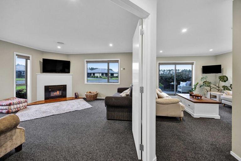 Photo of property in 7 Mercade Close, Stratford, 4332