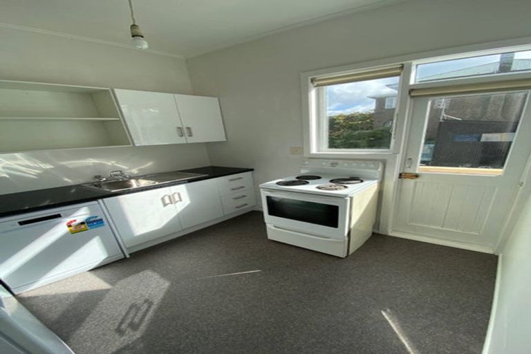 Photo of property in 11 Caroline Street, Mount Victoria, Wellington, 6011