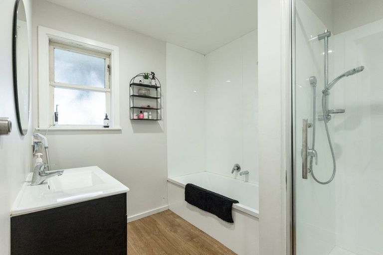 Photo of property in 82 Barker Road, Marewa, Napier, 4110