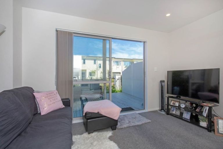Photo of property in 35/11 Ray Small Drive, Papakura, 2110