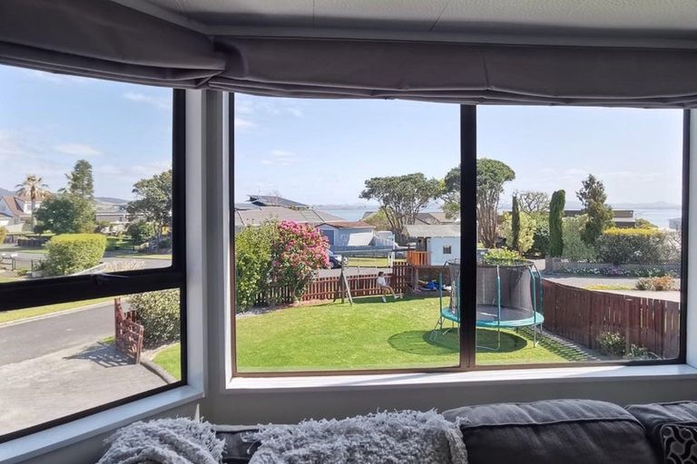 Photo of property in 28 Manaia View Road, One Tree Point, 0118