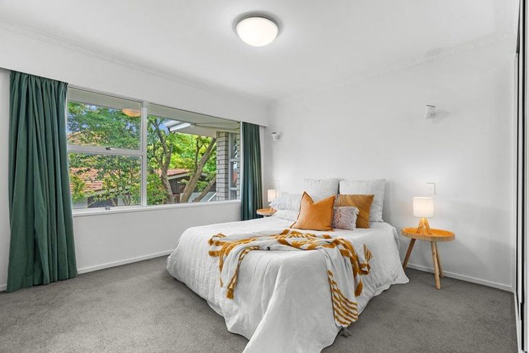 Photo of property in 17 Highland Place, Avonhead, Christchurch, 8042