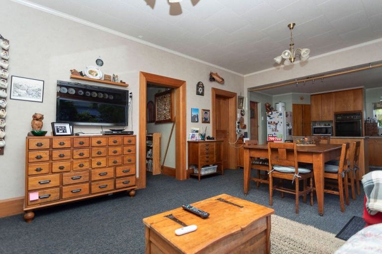 Photo of property in 21 Chamberlain Street, Dannevirke, 4930