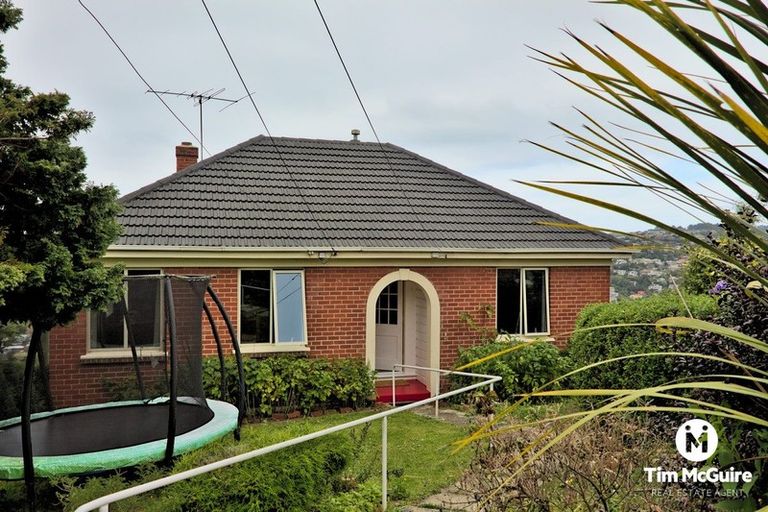 Photo of property in 139 Forfar Street, Clyde Hill, Dunedin, 9011