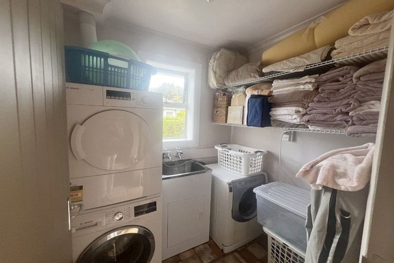 Photo of property in 12 Mangaroa Hill Road, Maoribank, Upper Hutt, 5018