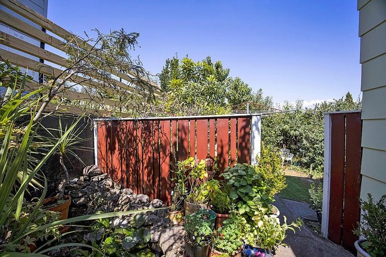 Photo of property in 3a Tavistock Street, Westown, New Plymouth, 4310