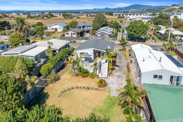 Photo of property in 41 Simpson Road, Papamoa Beach, Papamoa, 3118