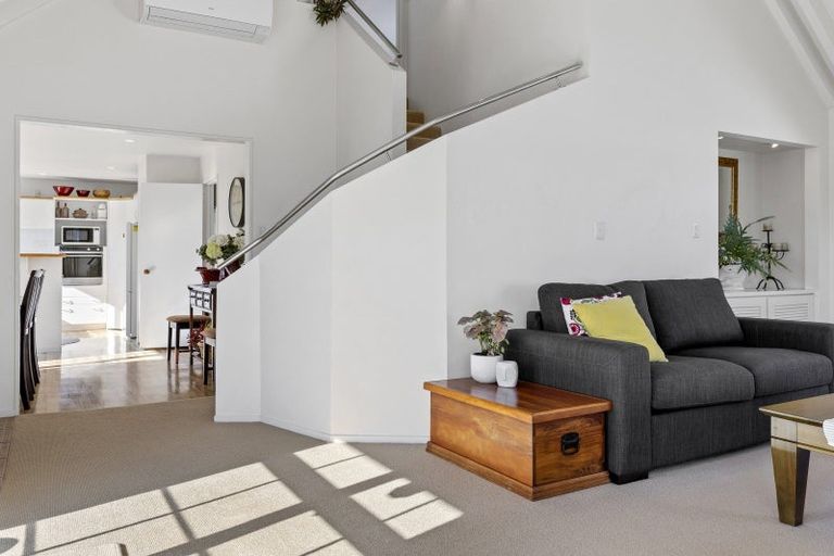 Photo of property in 26 Aubrey Crescent, Rainbow Point, Taupo, 3330