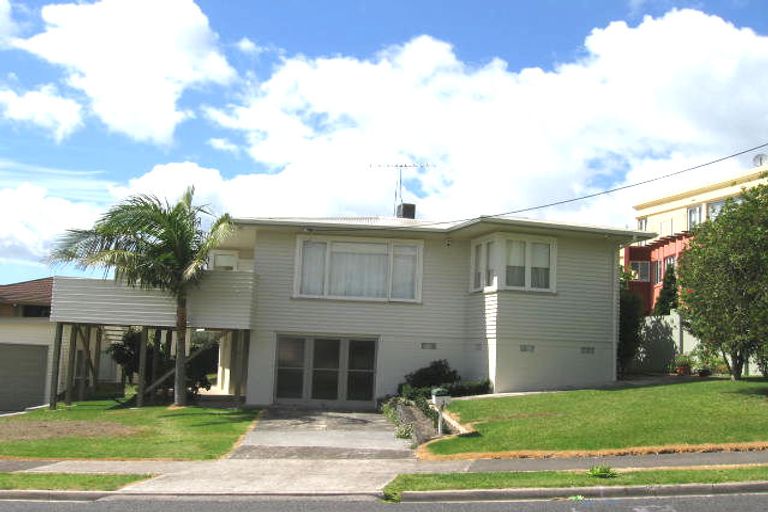 Photo of property in 1 Penning Road, Milford, Auckland, 0620