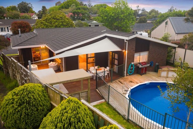 Photo of property in 8 Hamish Place, Sunnyhills, Auckland, 2010