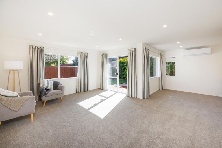 Photo of property in 21a Rangitira Avenue, Palmerston North, 4414