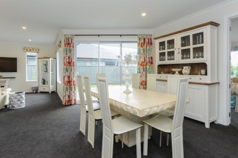 Photo of property in 24 Rakaia Way, Poraiti, Napier, 4112