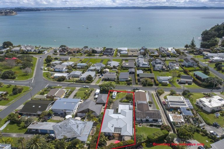 Photo of property in 47 De Luen Avenue, Tindalls Beach, Whangaparaoa, 0930