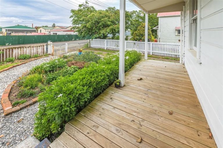 Photo of property in 37 Gibson Street, Aramoho, Whanganui, 4500