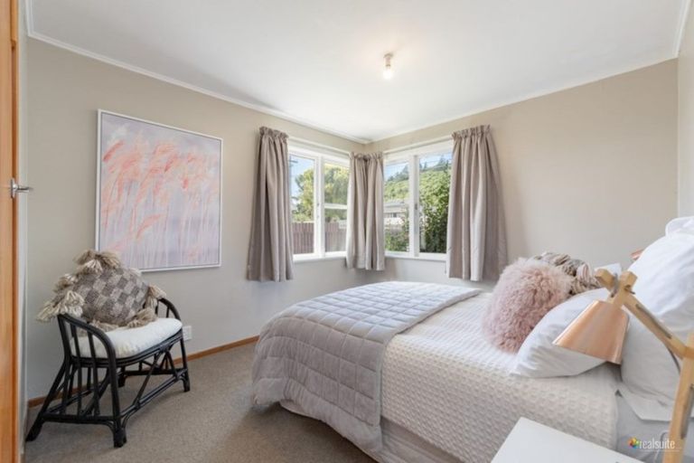 Photo of property in 50 Black Beech Street, Birchville, Upper Hutt, 5018