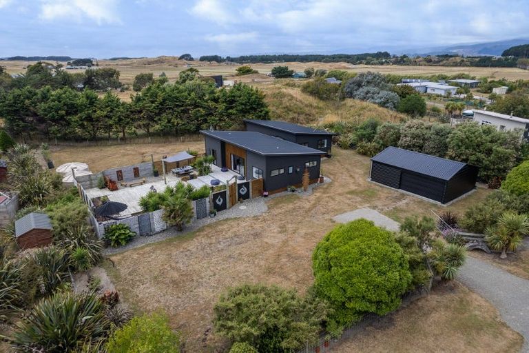 Photo of property in 7 Strathnaver Drive, Waikawa Beach, Manakau, 5573