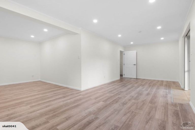 Photo of property in 19 Crosby Road, West Harbour, Auckland, 0618
