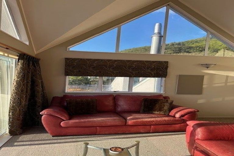 Photo of property in 1a Tui Crescent, Waikanae, 5036