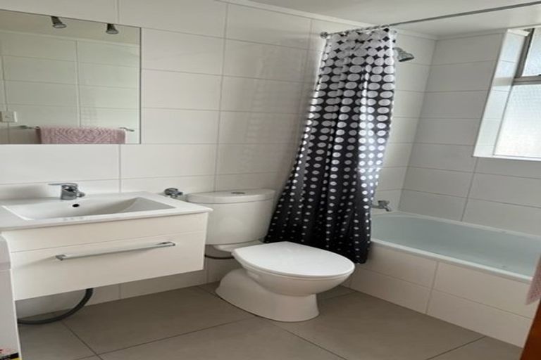 Photo of property in Beresford Apartments, 12/118 Russell Terrace, Berhampore, Wellington, 6023