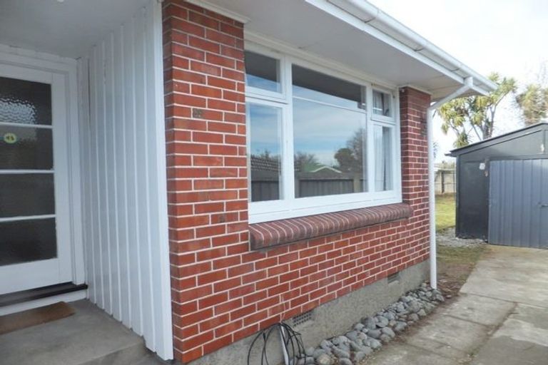 Photo of property in 2/12 Roslyn Avenue, Mairehau, Christchurch, 8052